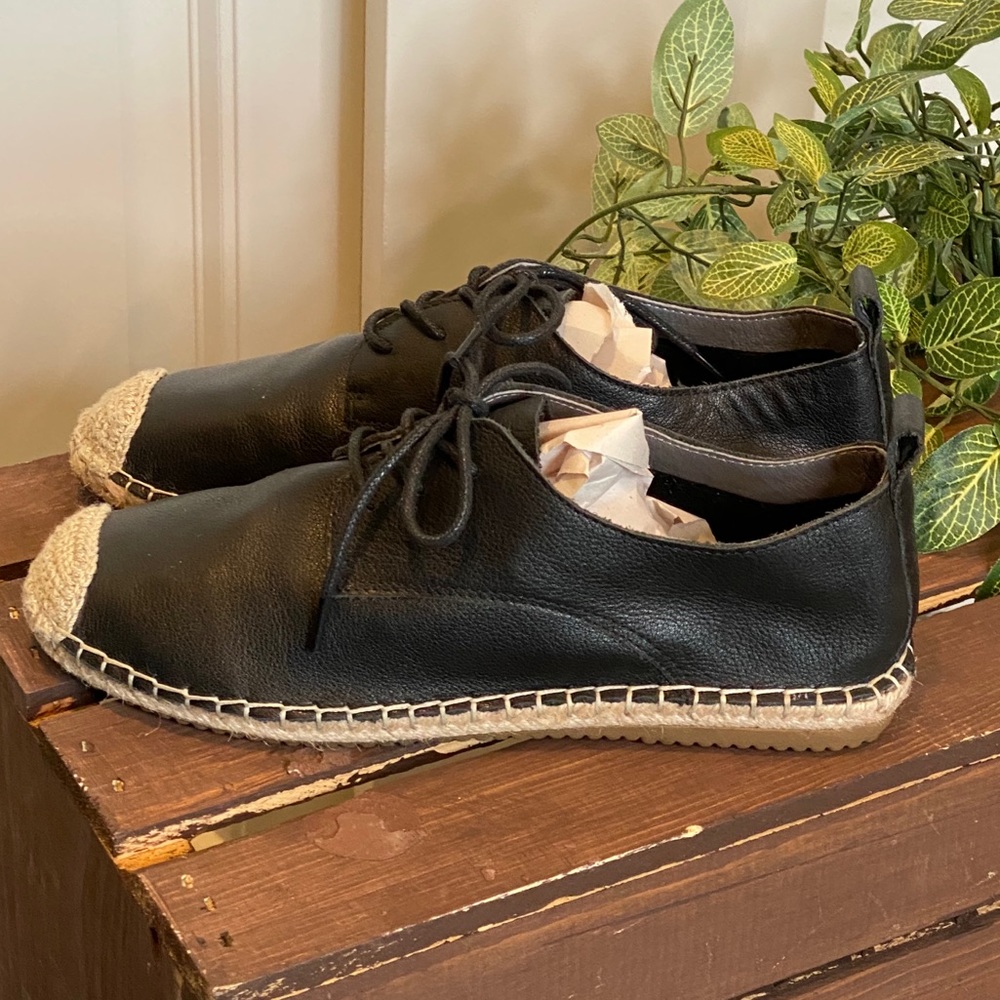 Comfortable Soft Leather Crocheted Tip Shoes - image 5